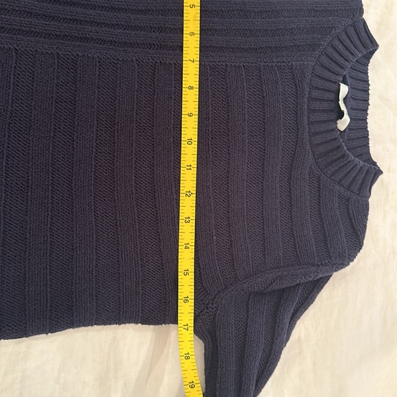 Vince navy ribbed sweater. Size small. - Picture 6 of 8